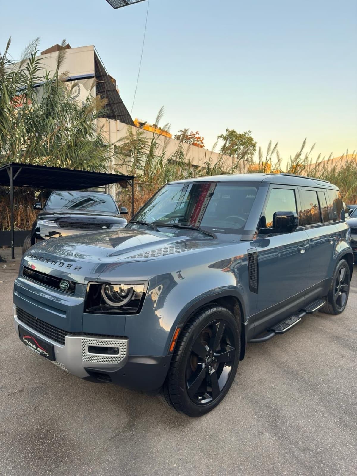 Land Rover Defender 110