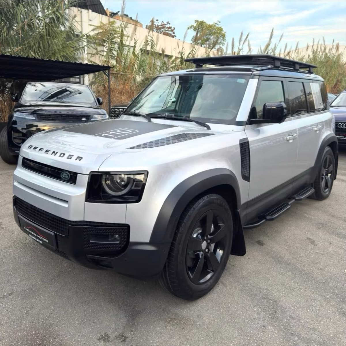 Land Rover Defender 110