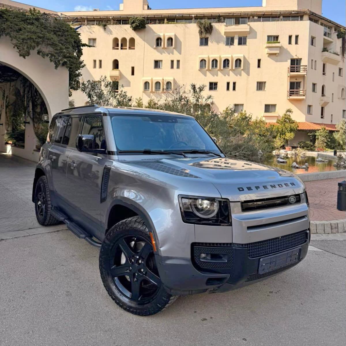 Land Rover Defender 110