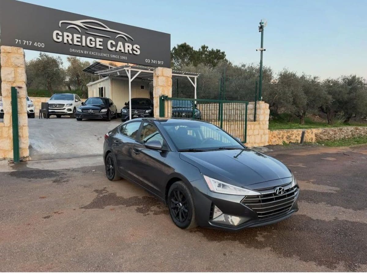 Hyundai Elantra SE