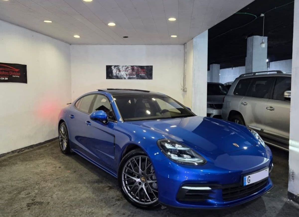 Porsche Panamera 4S