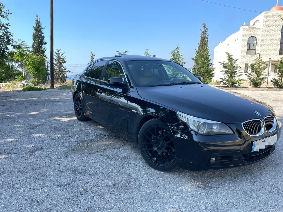 BMW 523i