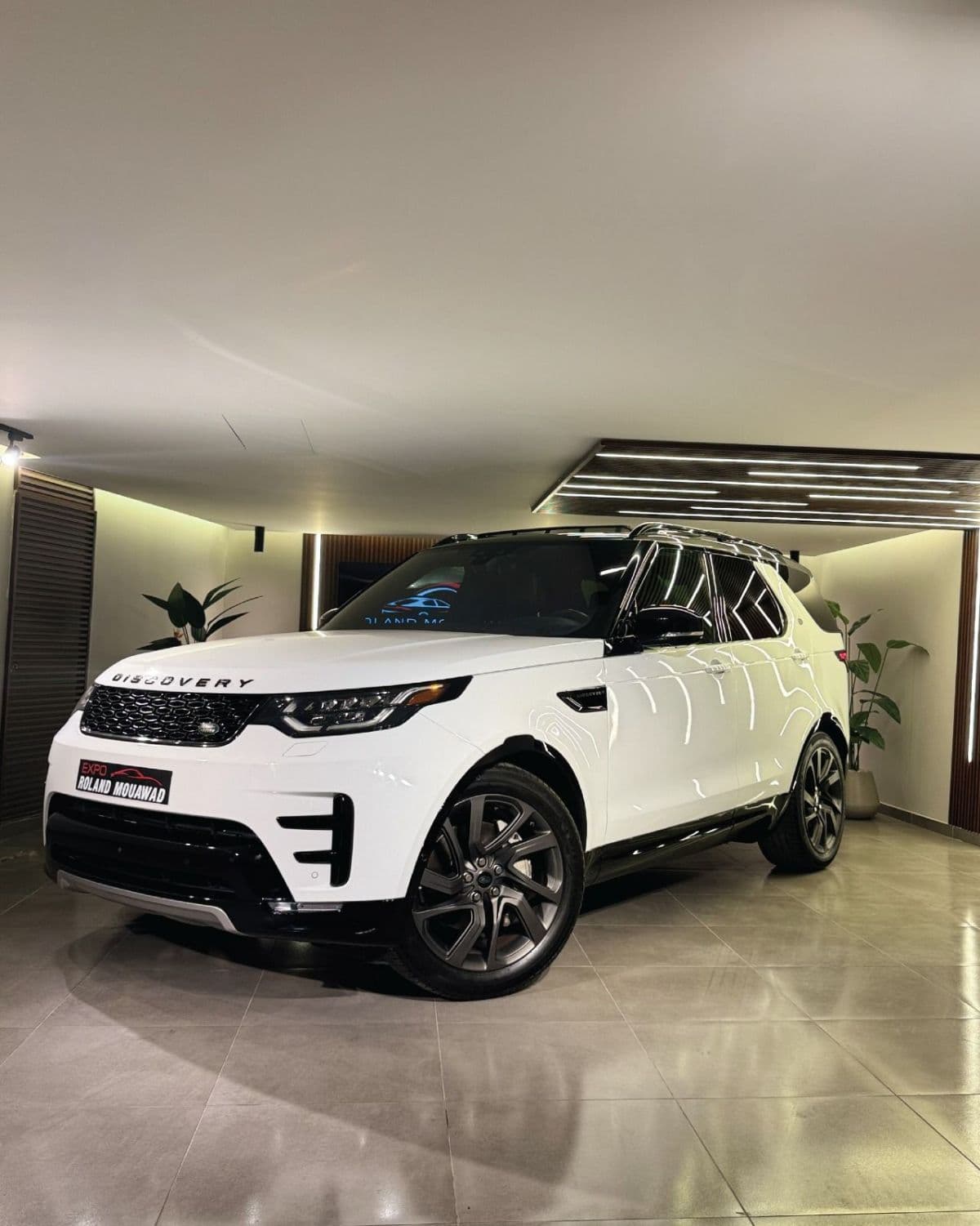 Land Rover Discovery 5